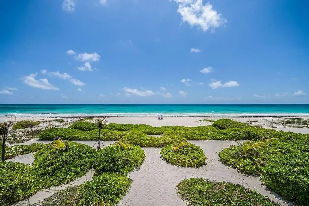 Amazing Beachfront Casa Del Mar Bonito, Playa Del Secreto, Riviera Maya Playa del Carmen Villa